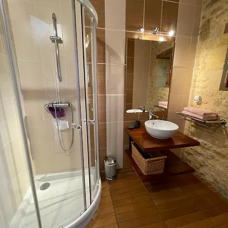 La Ferme De La Croix - D'hotes Avec Jacuzzi, Calme, Et Authenticite