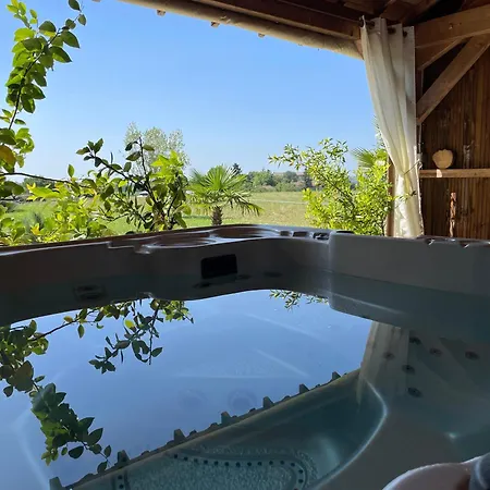 D'hotes La Ferme De La Croix. Bed & Breakfast 3*