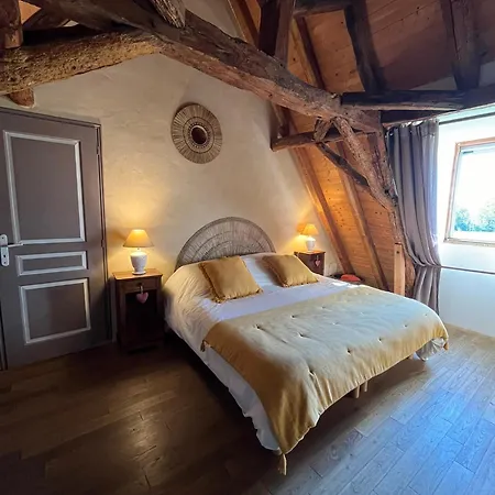 D'hôtes La Ferme De La Croix. Alojamento de Acomodação e Pequeno-almoço Saint-Avit-Sénieur
