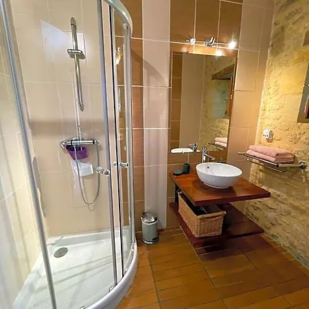 La Ferme De La Croix - D'hotes Avec Jacuzzi, Calme, Et Authenticite